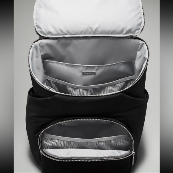 Lululemon New Parent Backpack in Black/Silver Drop - Picture 10 of 11
